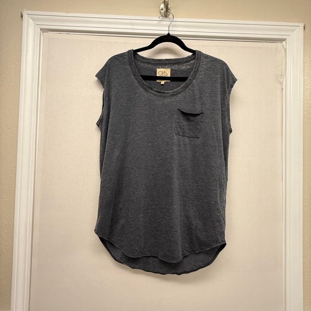 Women's Chaser Gray Sleeveless Pocket Tee Shirt M